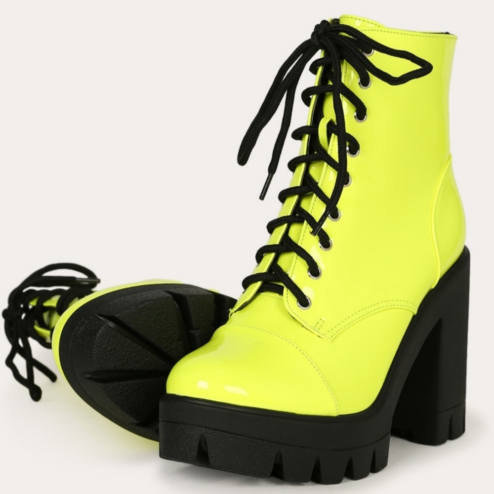 DOLLS Kill! NEON Future Moves /Lug Sole Platform High heeled boot! Brand New!